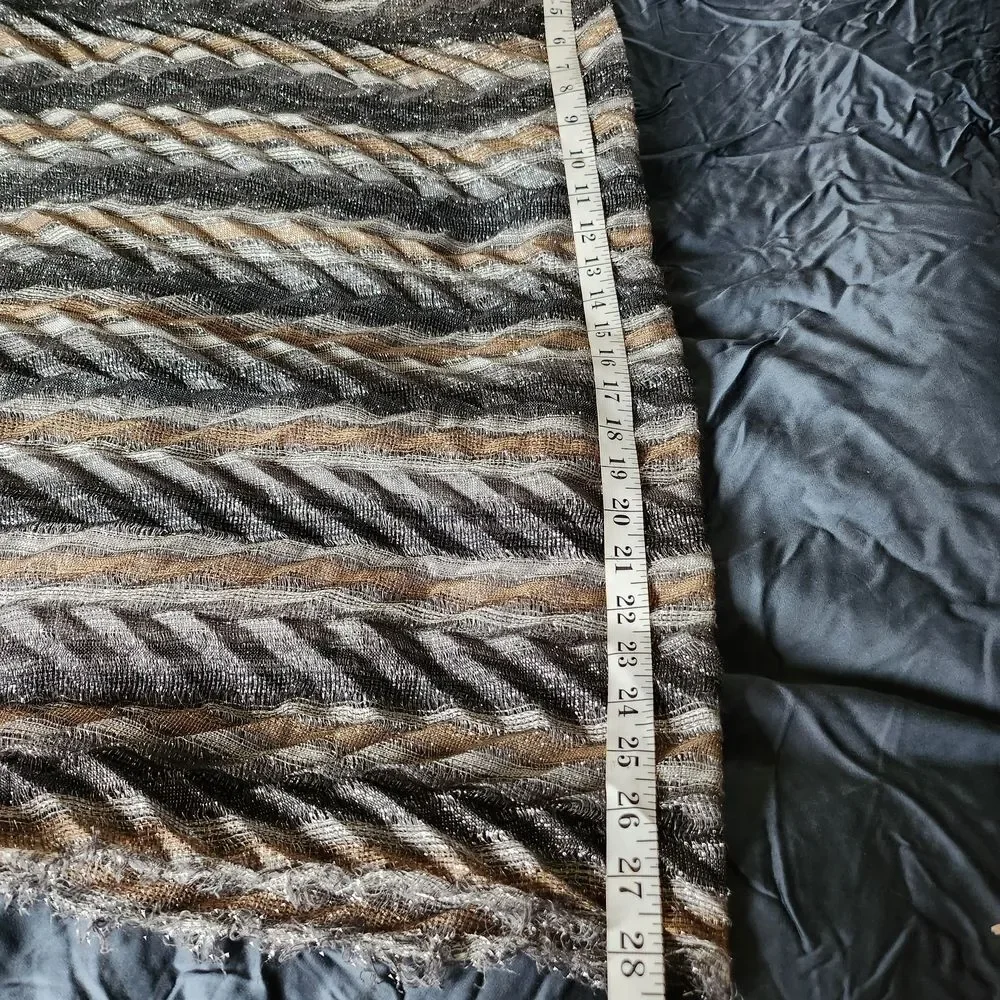 Source Unknown Elegant Striped Wrap